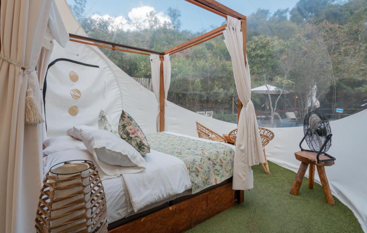 فندق Bubblesky Glamping 40 Min From Medellin إلريتيرو المظهر الخارجي الصورة