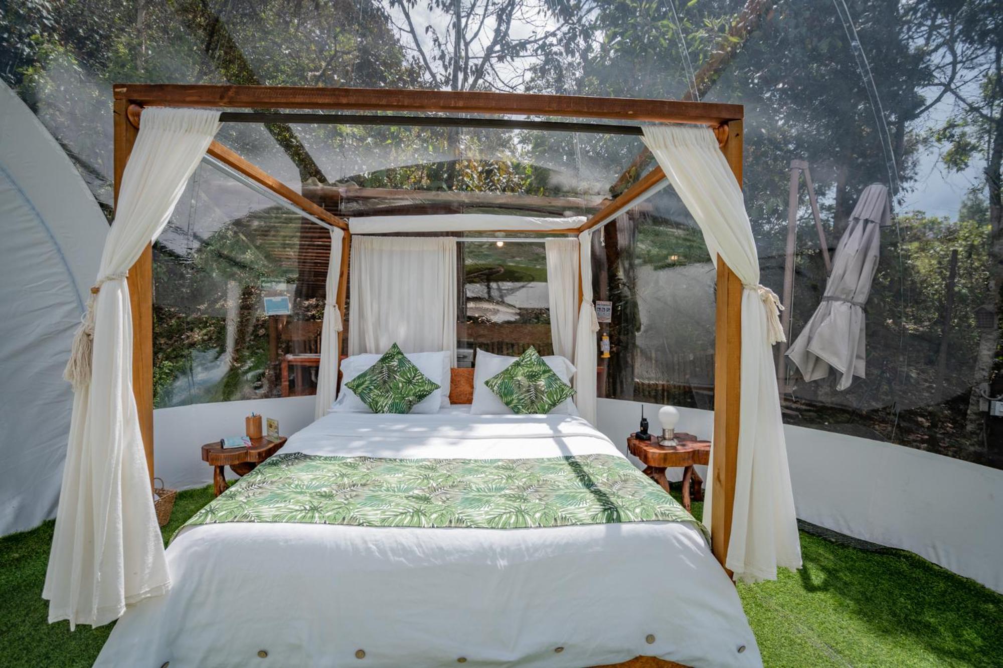 فندق Bubblesky Glamping 40 Min From Medellin إلريتيرو المظهر الخارجي الصورة